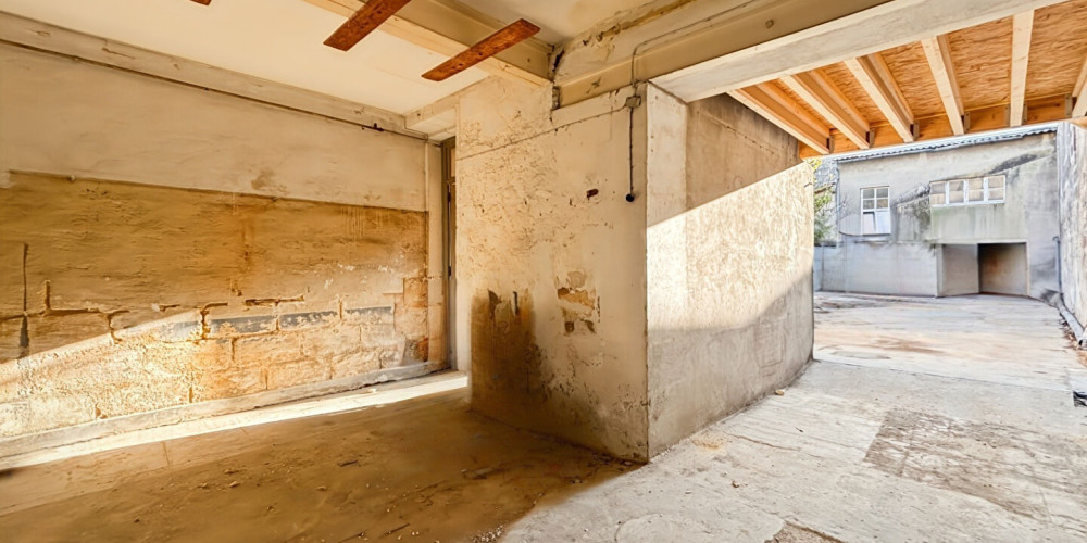 local industriel à BORDEAUX (33000)